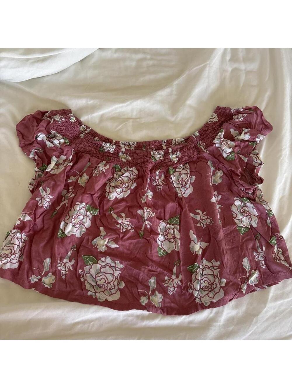 Alohiwai  Floral Off-Shoulder Crop Top in Mauve